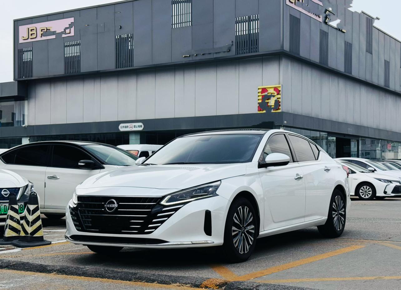 Nissan Altima XL-TLS Joy Edition 2025