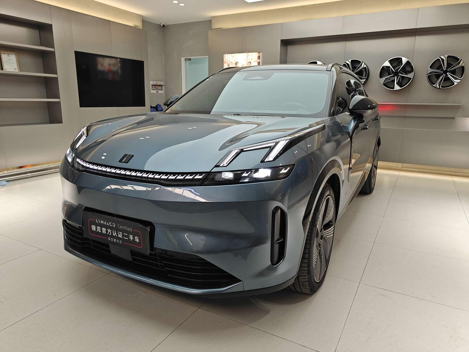 Lynk And Co 08 EM P 220 AWD Performance Halo (1.5L) 2024