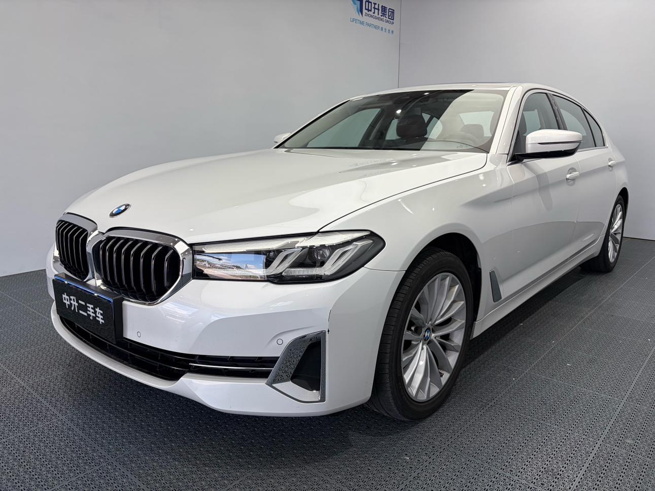 BMW 5 Series 525Li Luxury Package 2024