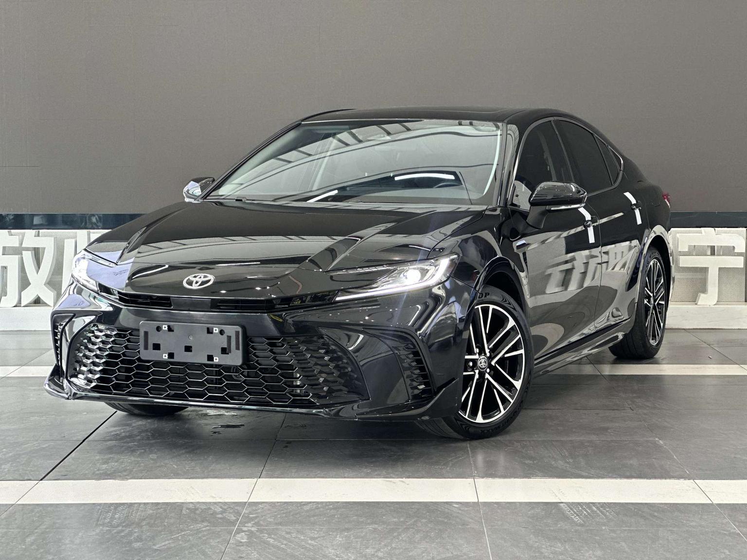Toyota Camry 2.0HSE Sport Lite 2025
