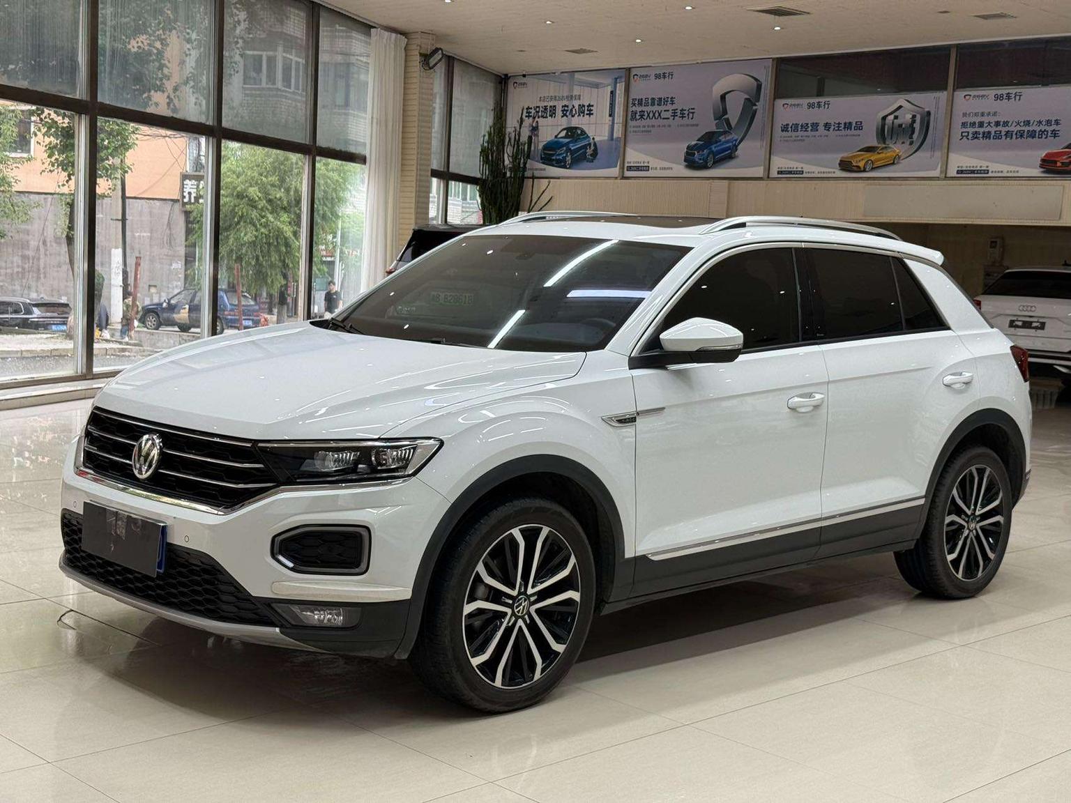 Volkswagen T-ROC 280TSI DSG 4WD Luxury Connect (1.4L) 2022