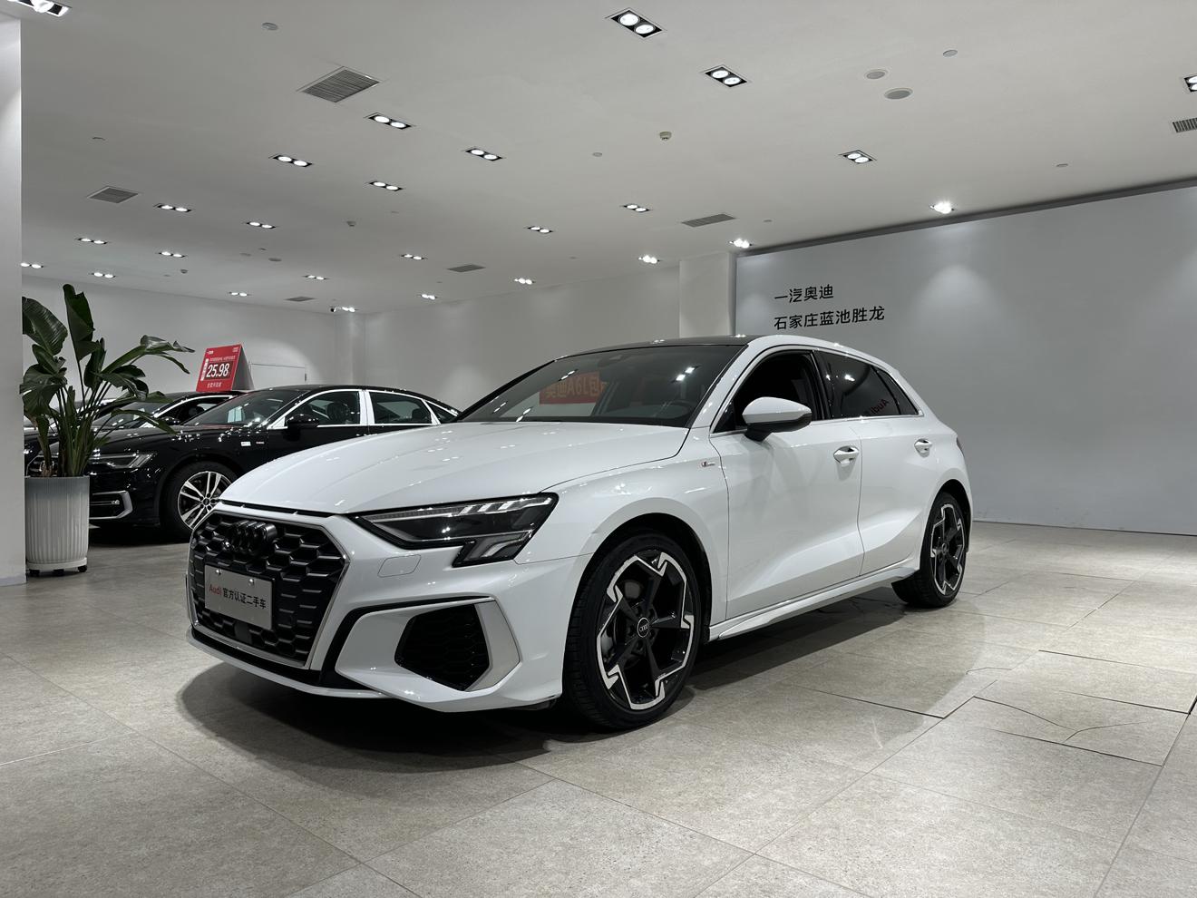Audi A3 35 TFSI Luxury Sport 2023