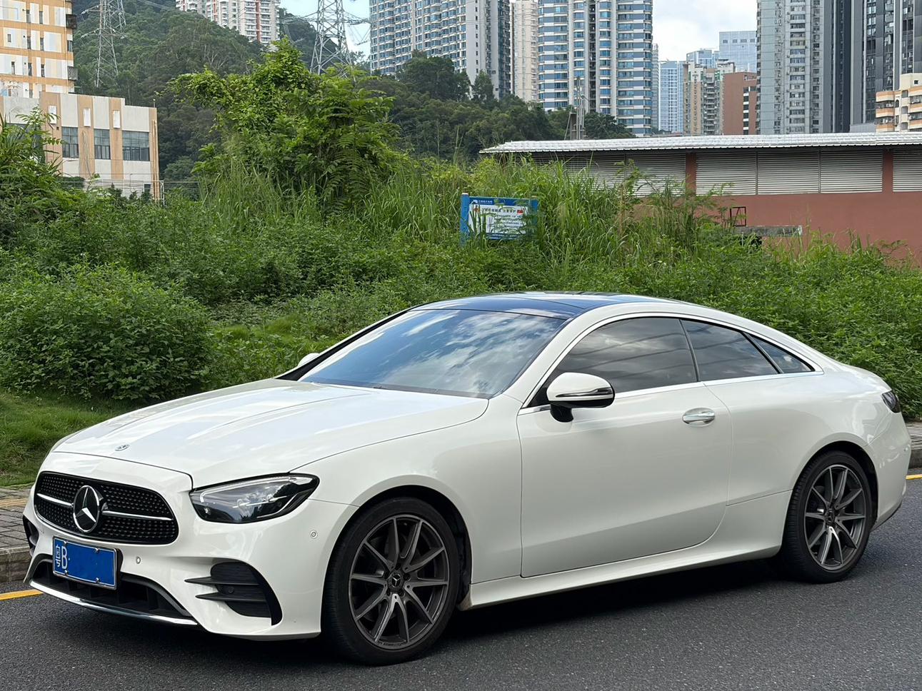 Mercedes Class-E Coupe (2L) 2023
