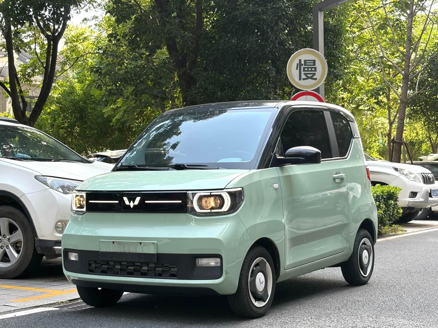Wuling Miniev Macaron Premium Edition NMC 2022