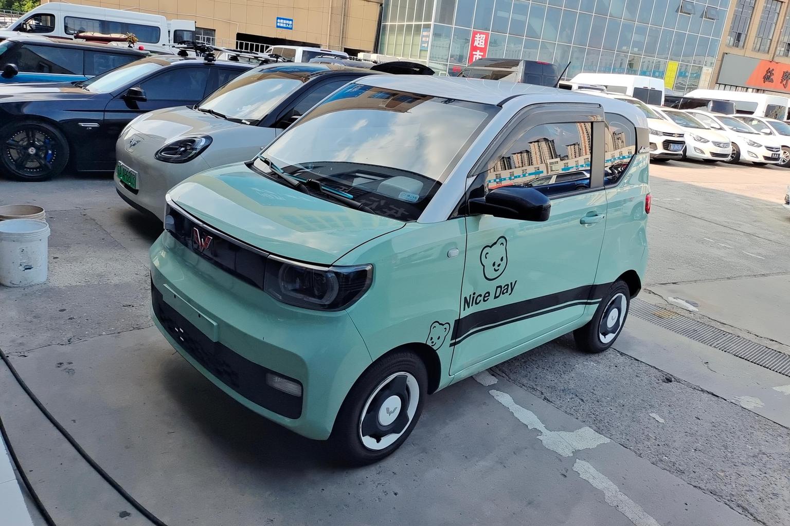 Wuling Miniev Macaron Premium Edition LFP (E6FA) 2021