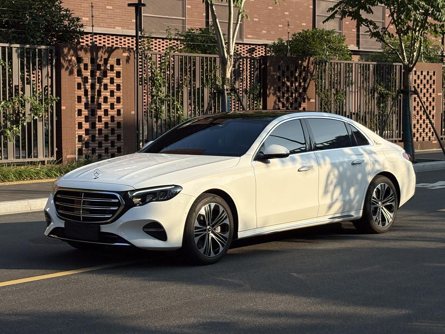 Mercedes Class-E e Sedan (2L) 2025