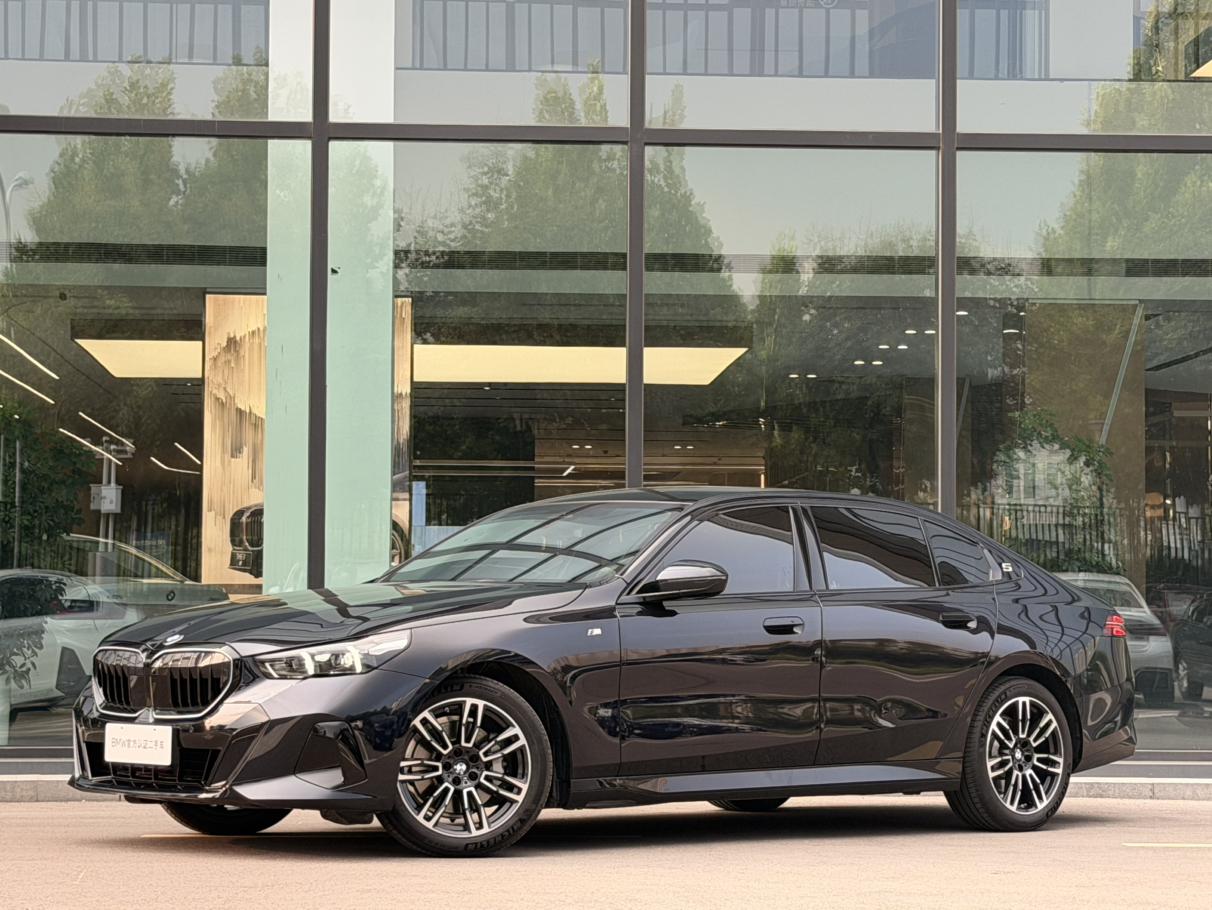 BMW 5 Series Leading M Sport (2L) 2025