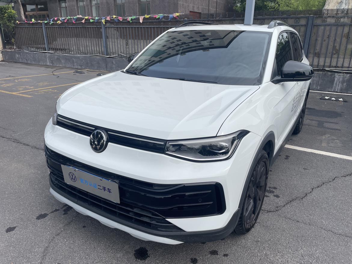 Volkswagen Tharu 300TSI Enjoy 2025