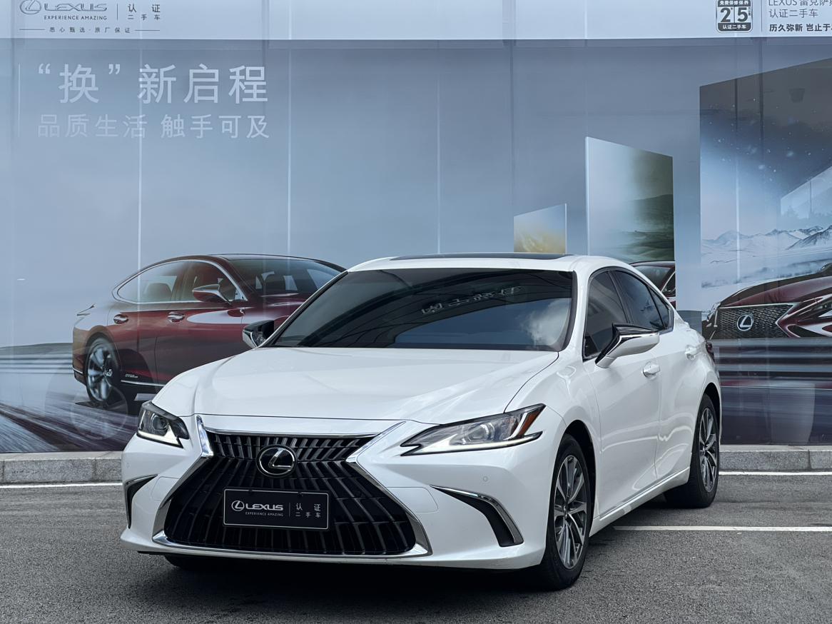 Lexus ES 300h Excellence (2.5L) 2024