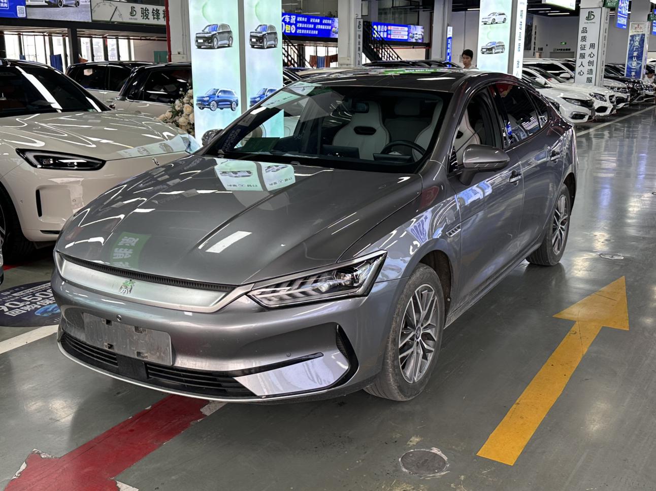 BYD QIN-Plus-EV Glory Surpass 420km 2024