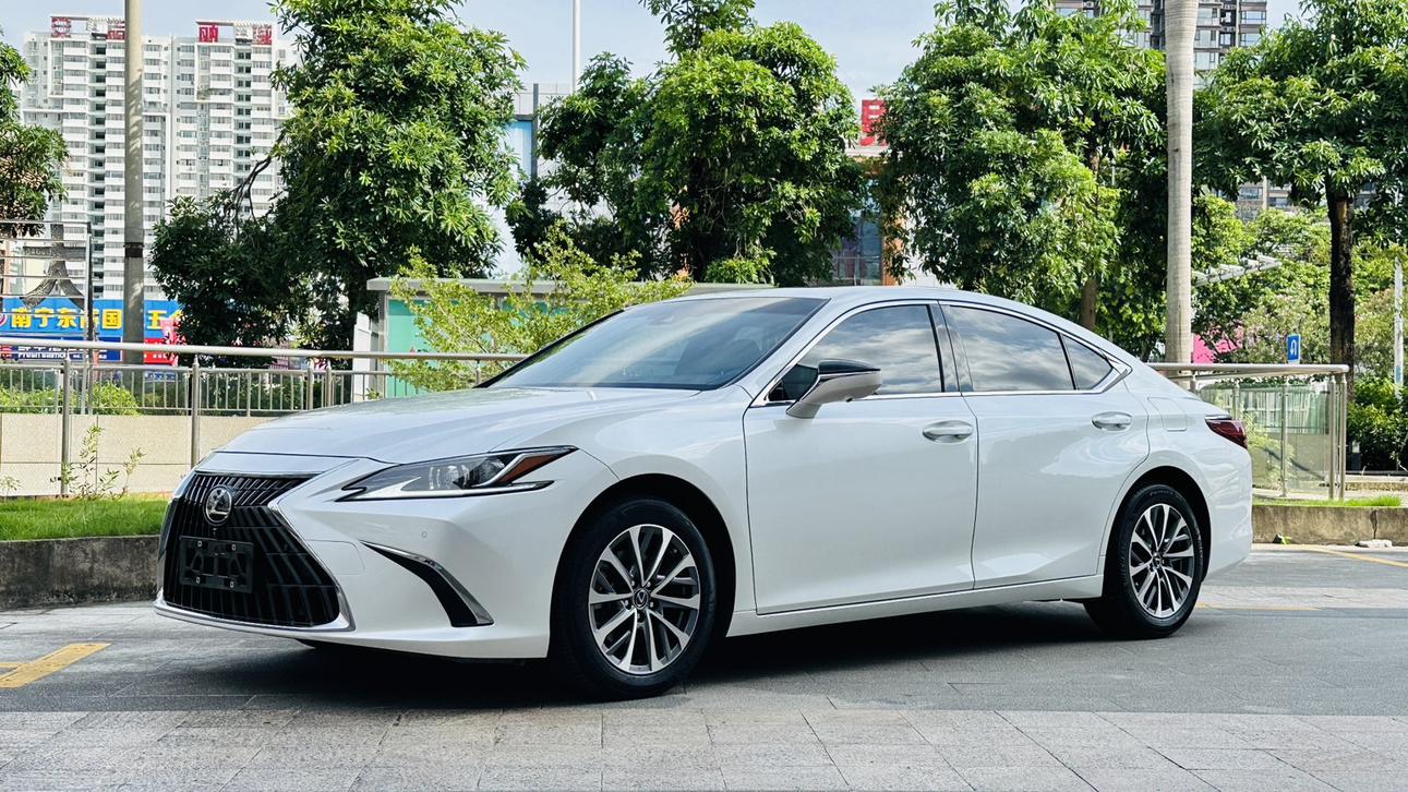 Lexus ES 260 Excellence Edition (2.5L) 2023