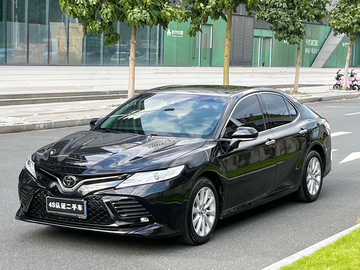Toyota Camry 2.0G Luxury (2L) 2021