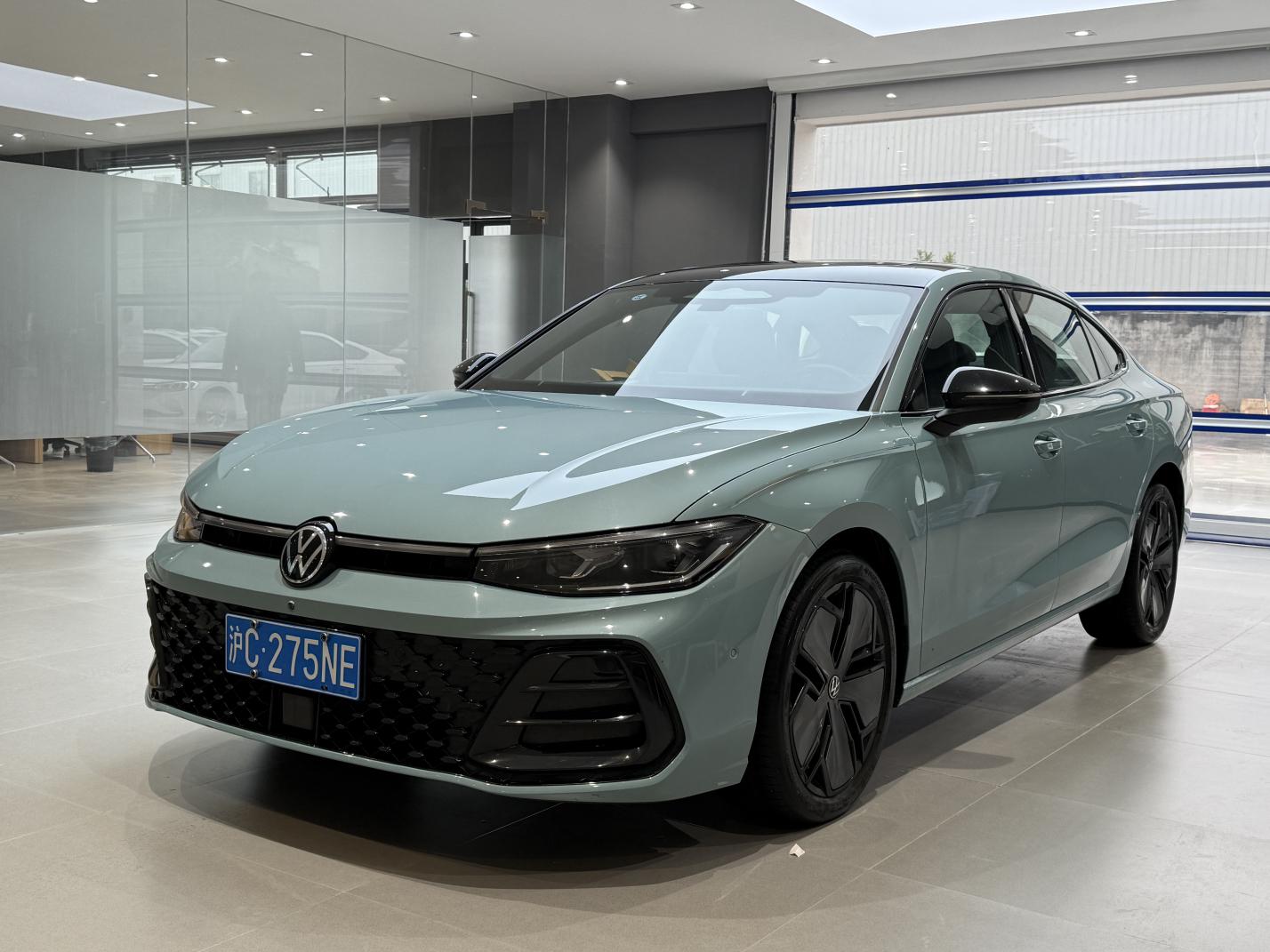 Volkswagen Passat 380TSI Starlight Dragon Premium (2L) 2024