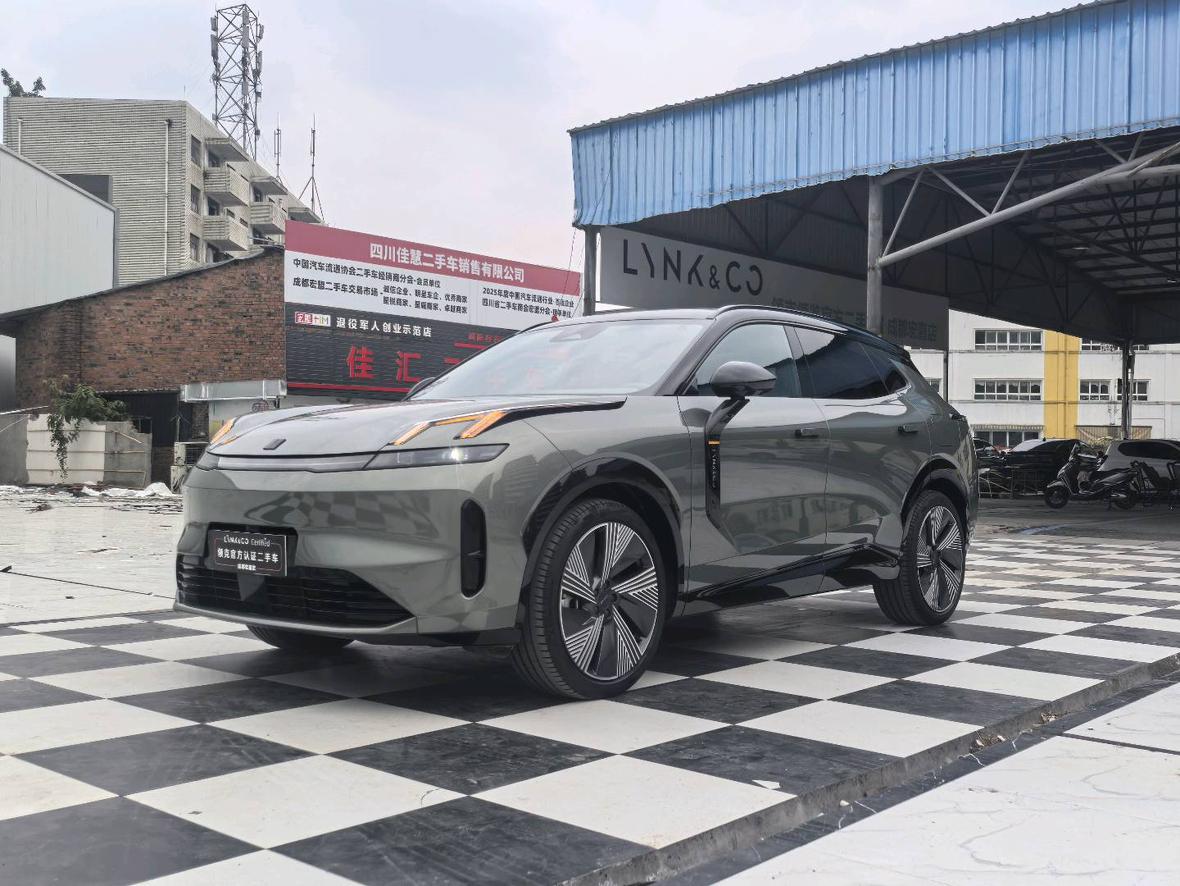 Lynk And Co 08 EM P 220 AWD Performance Halo (1.5L) 2023