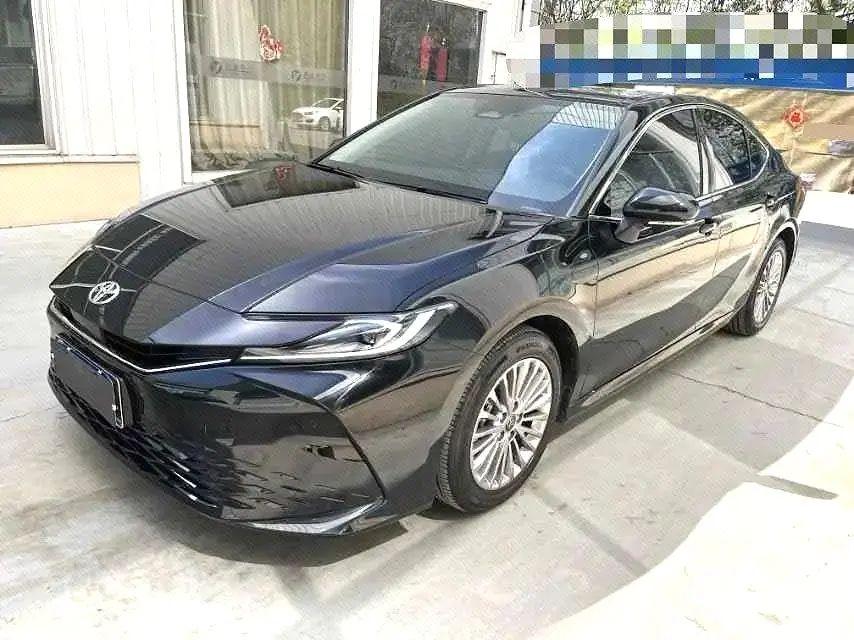 Toyota Camry 2.0HE Elite 2025