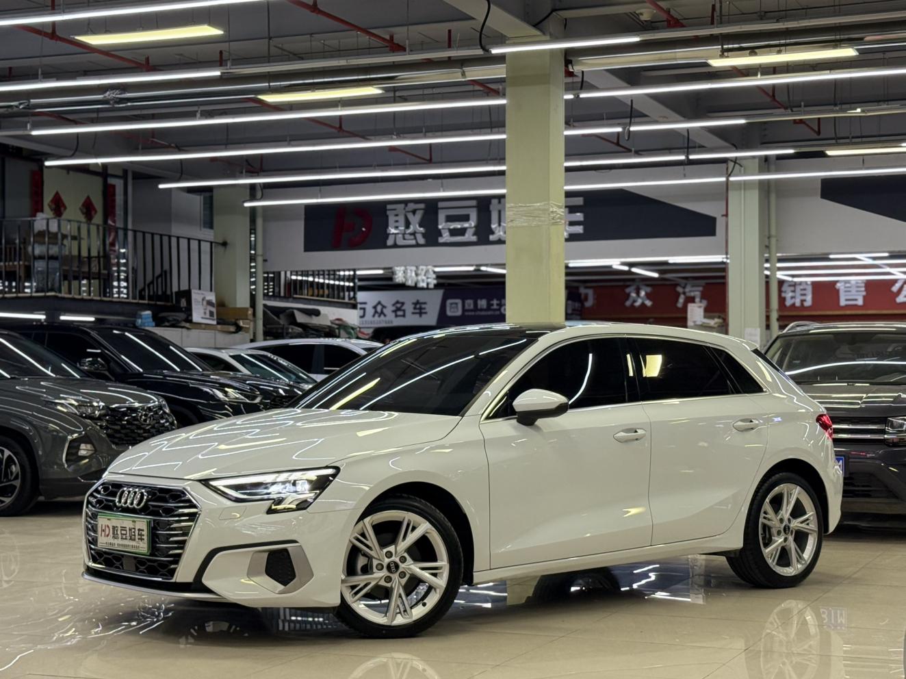 Audi A3 35 TFSI Elegant Fashion (1.4L) 2023