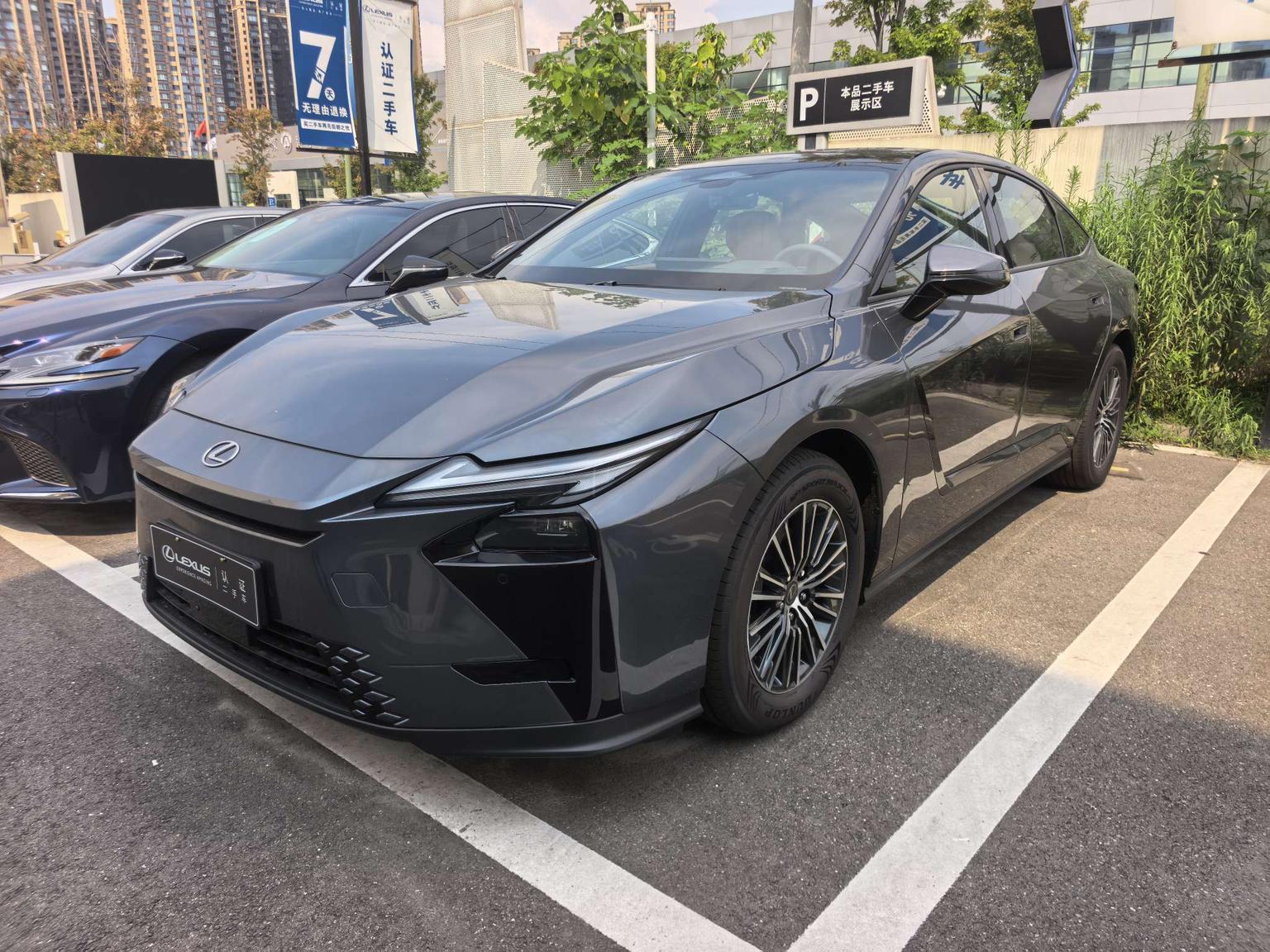 Lexus ES 300h 2026