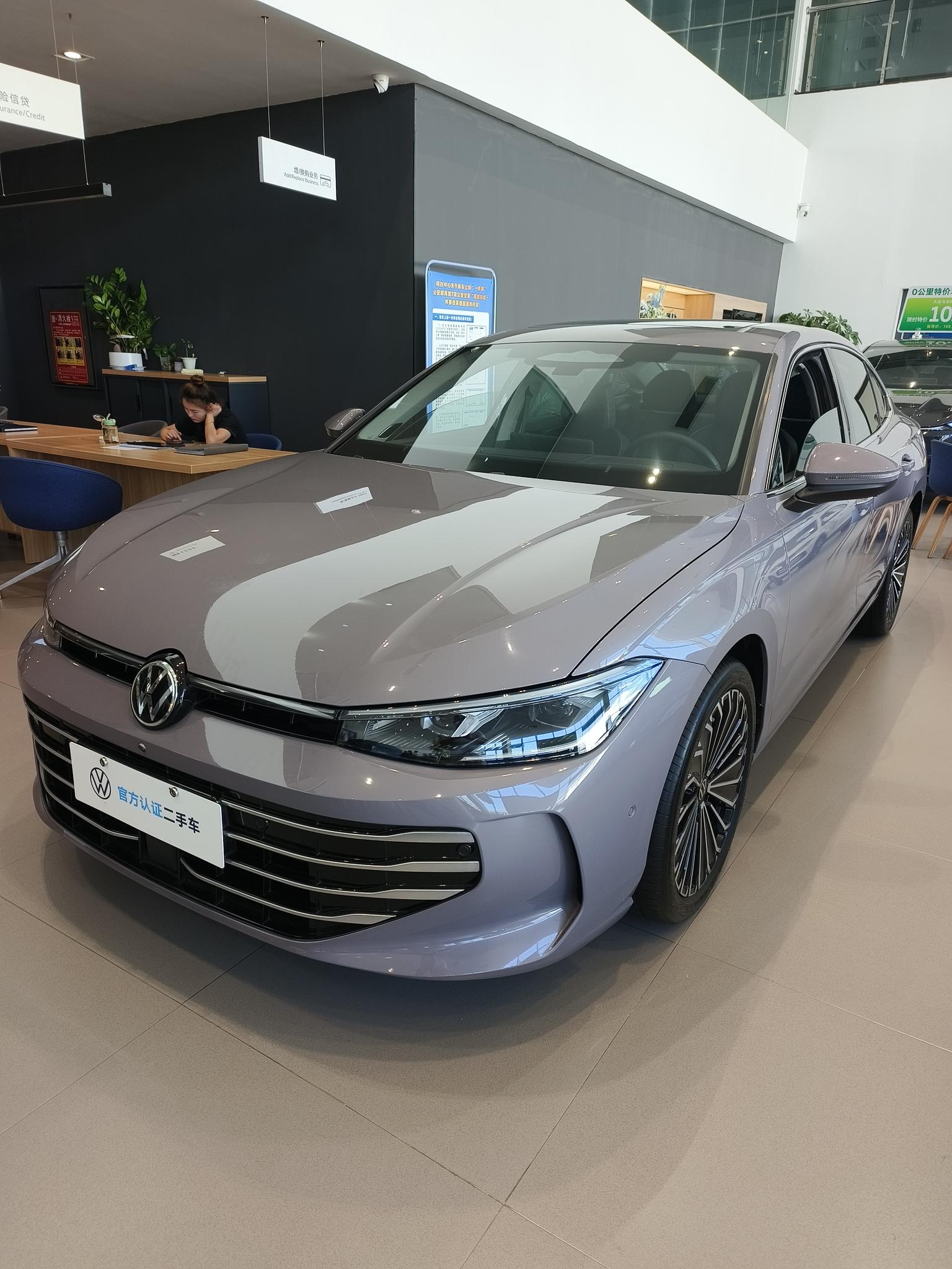 Volkswagen Passat 380TSI Dragon Premium 2024