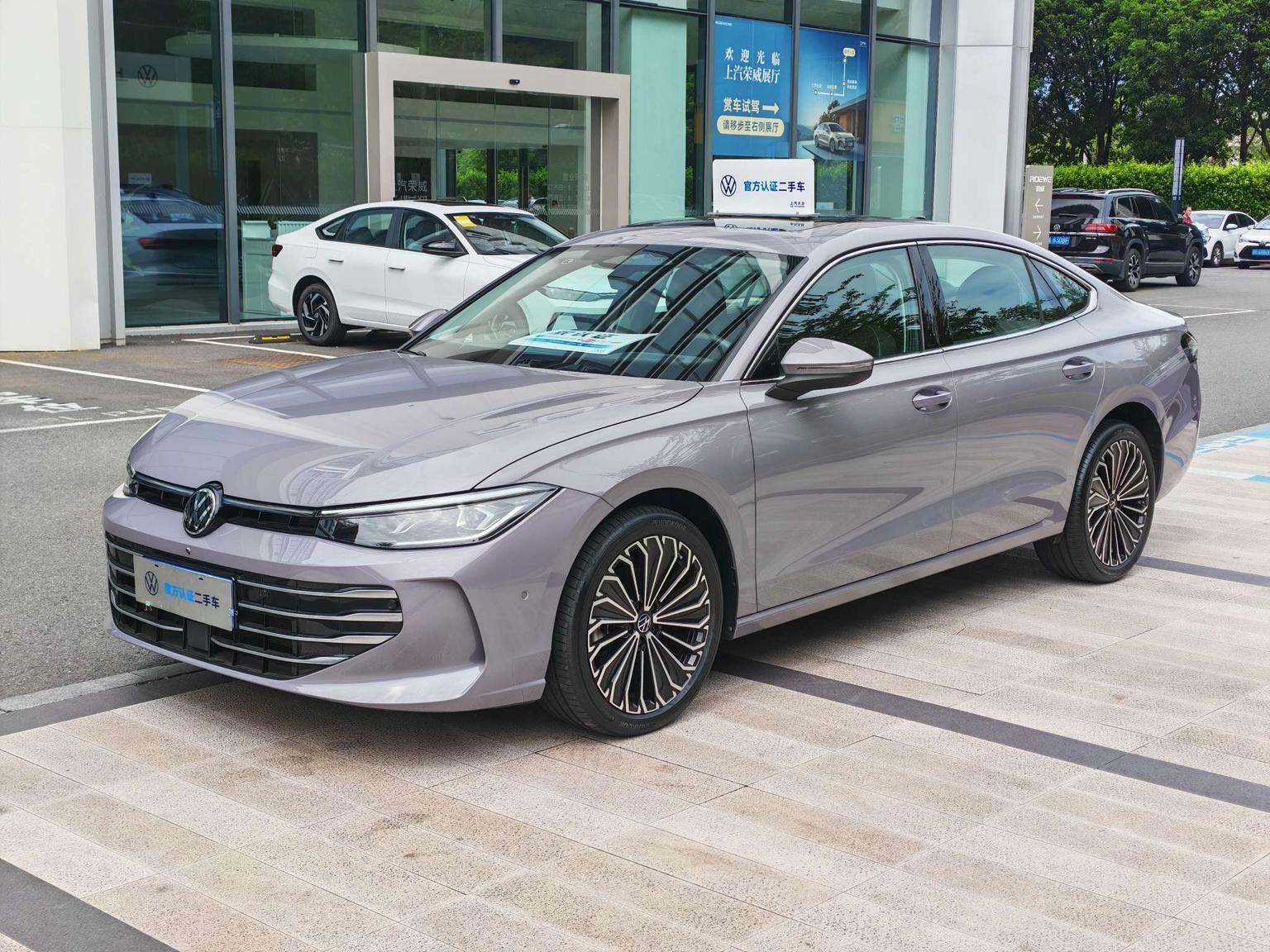 Volkswagen Passat 380TSI Dragon Premium 2024