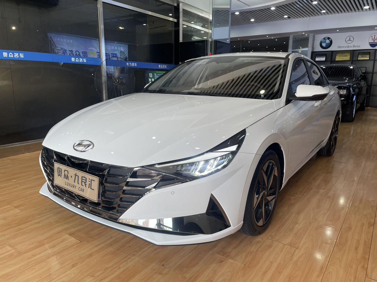 Hyundai Elantra LUX Premium Edition (1.5L) 2023
