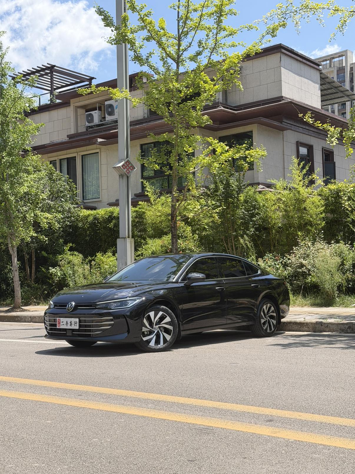 Volkswagen Passat 300TSI Dragon Shine 2025