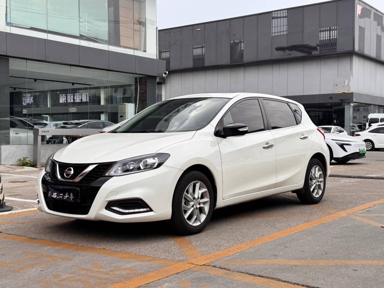 Nissan Tiida CVT Cool Dynamic (1.6L) 2024