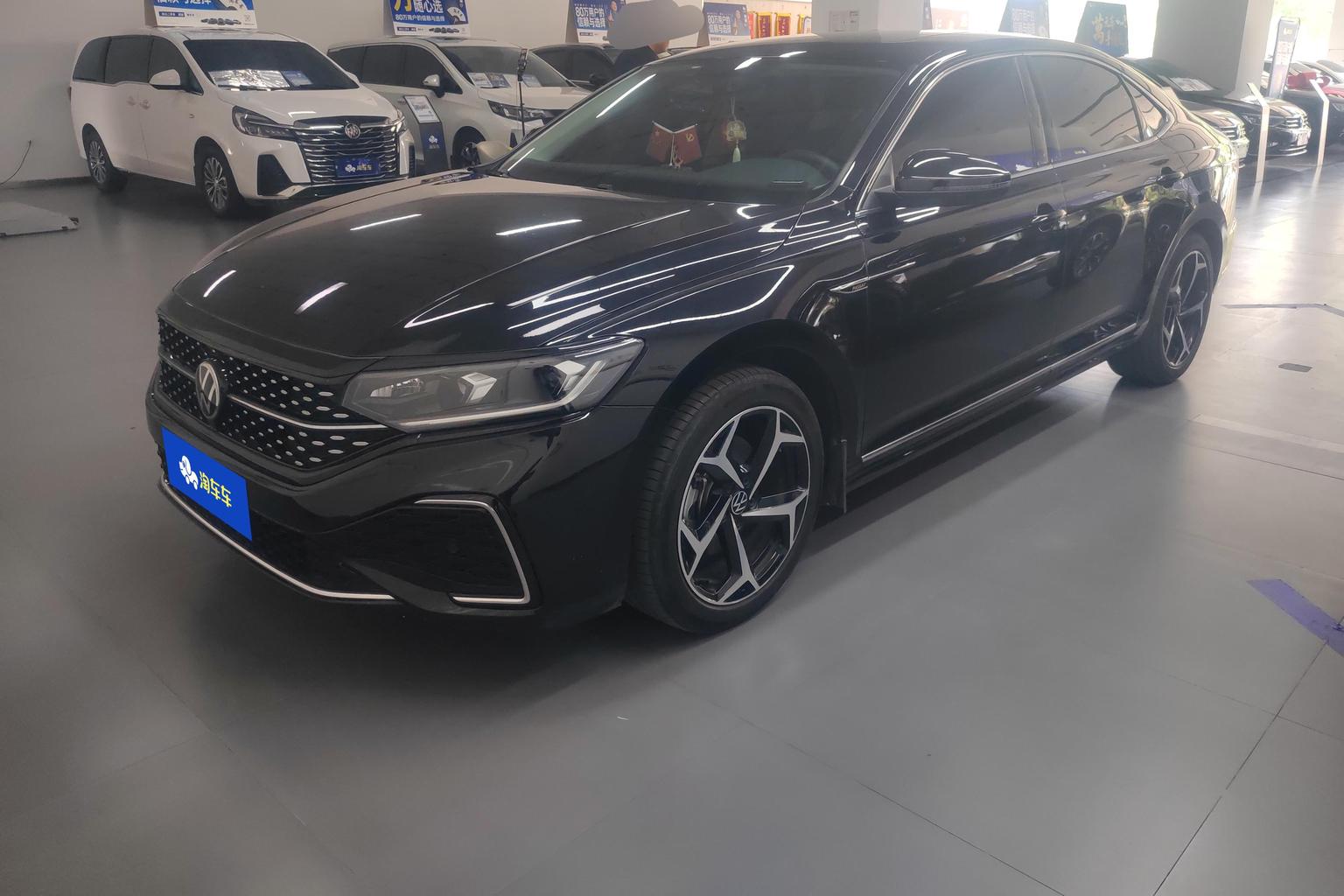 Volkswagen Passat 330TSI Stardust Elite 2024