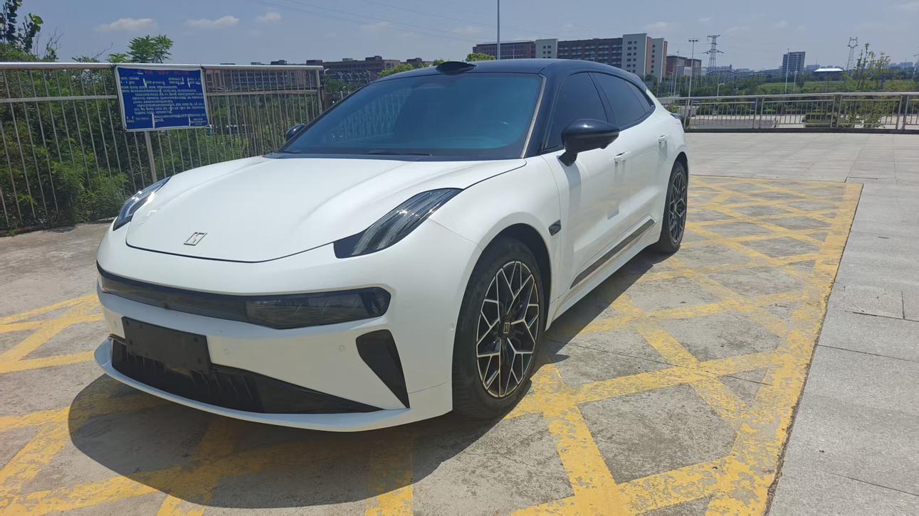 Zeekr 001 ME 100kWh AWD (85D8) 2024
