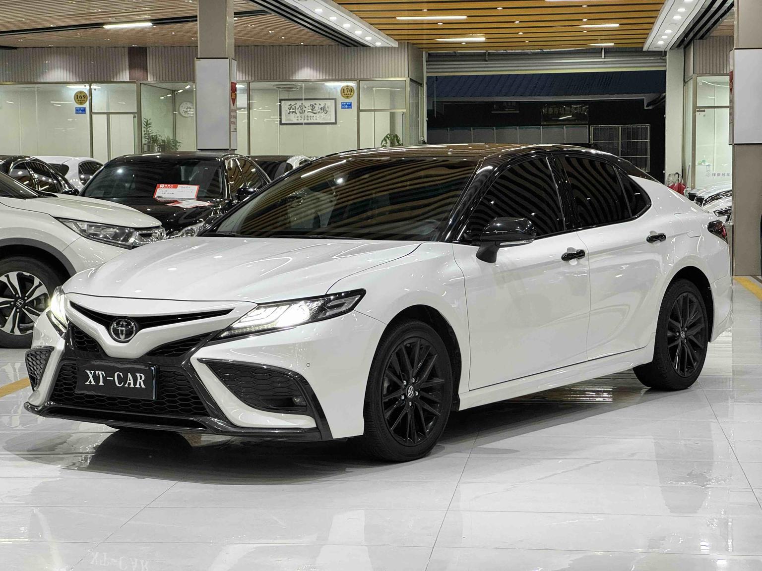 Toyota Camry S Knight 2023