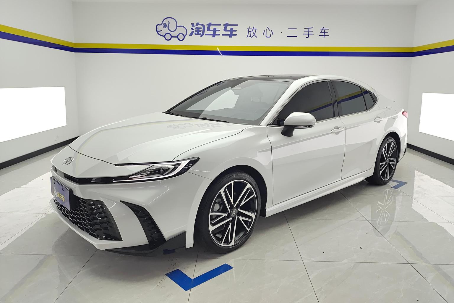 Toyota Camry 2.0HS Sport 2025