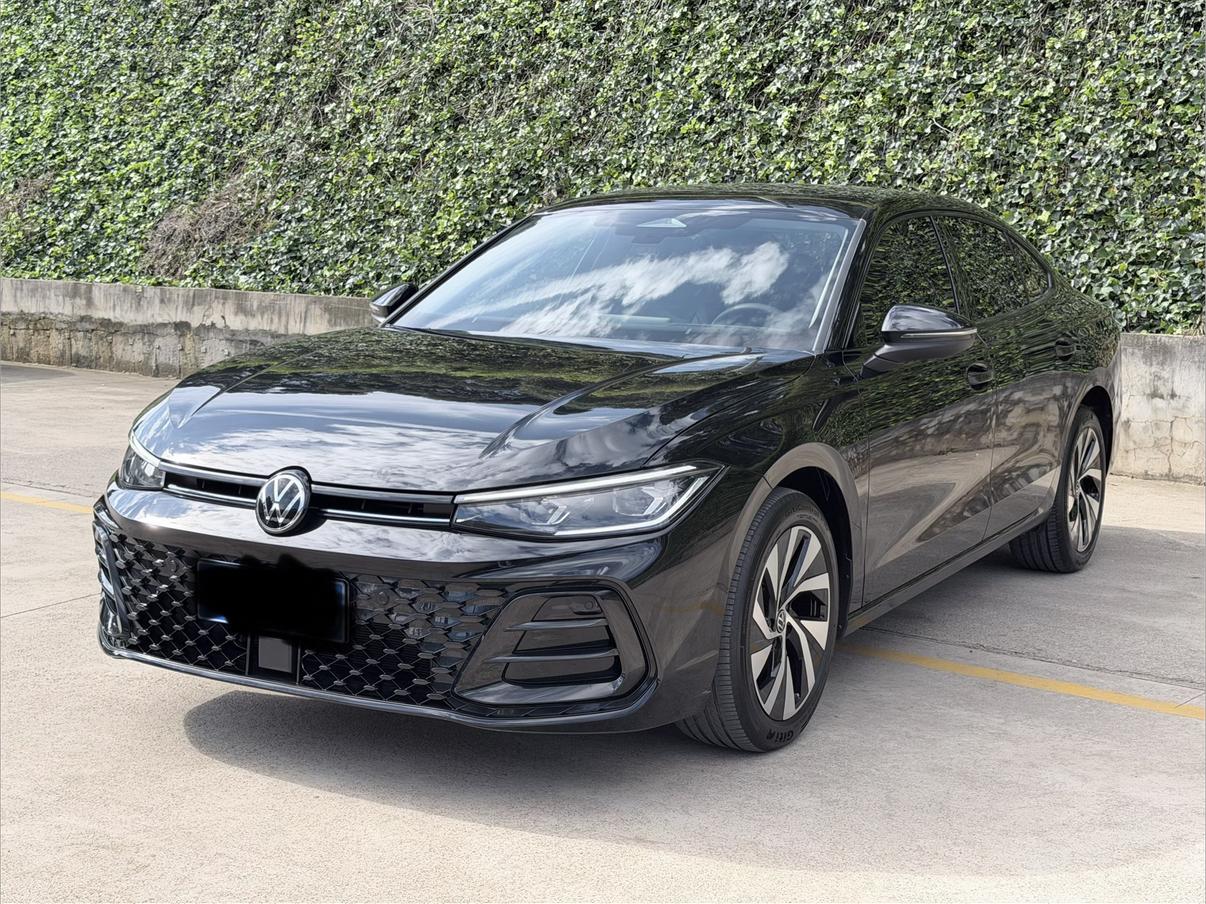 Volkswagen Passat 380TSI Starlight Dragon Shine 2025