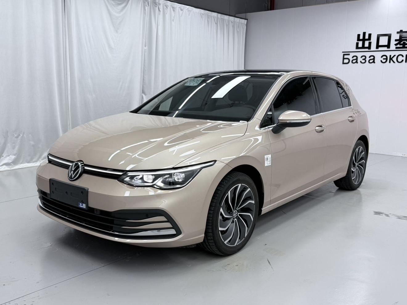 Volkswagen Golf 200TSI DSG Pro 2021