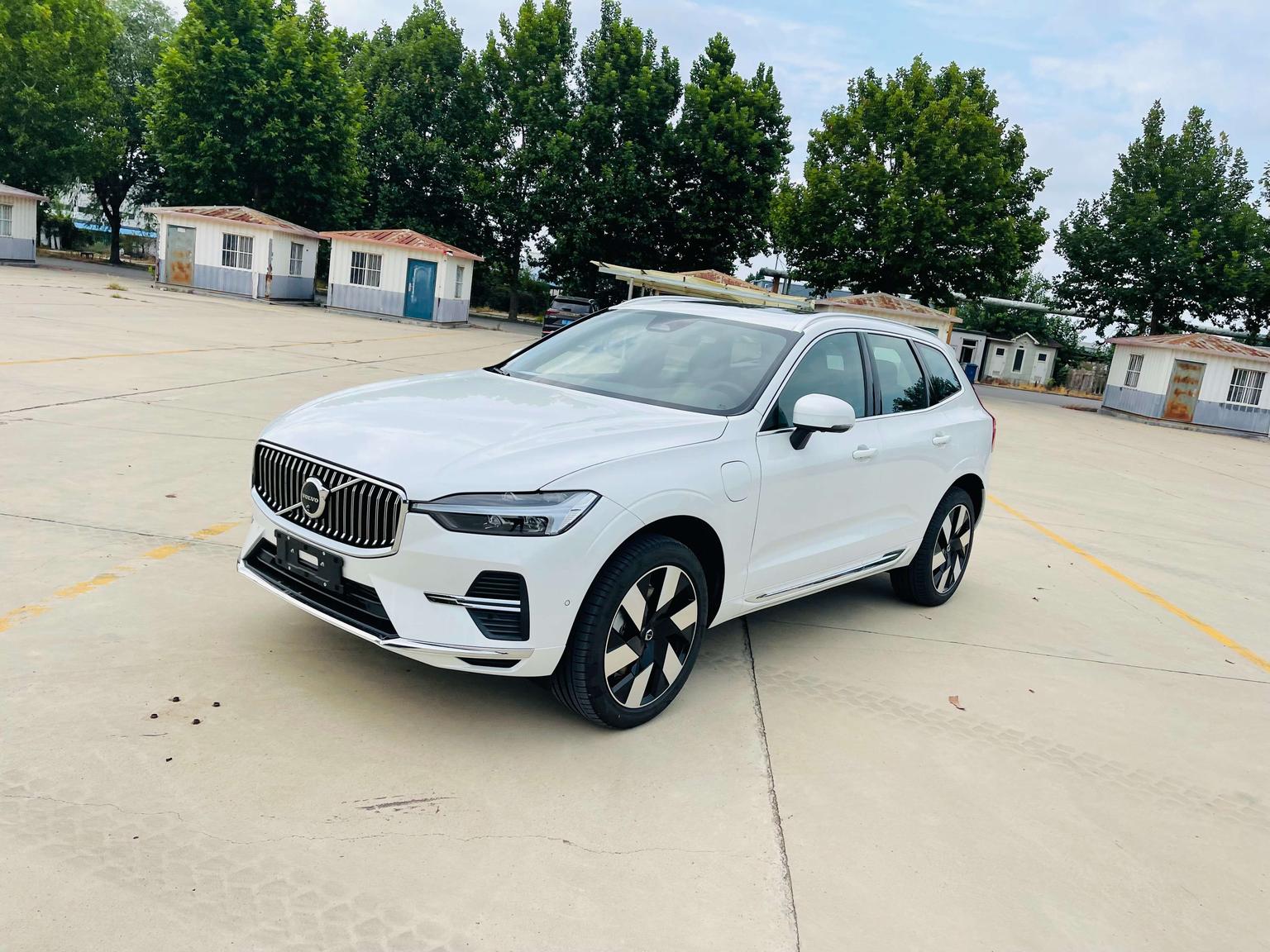 Volvo XC60-Phev T8 AWD Intelligent Plus Luxury Long Range Hybrid (2L) 2026