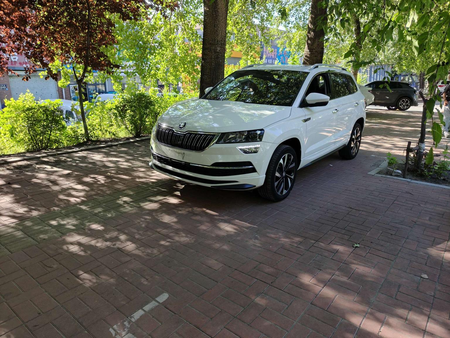 Skoda Karoq 280 TSI Luxury (1.4L) 2022