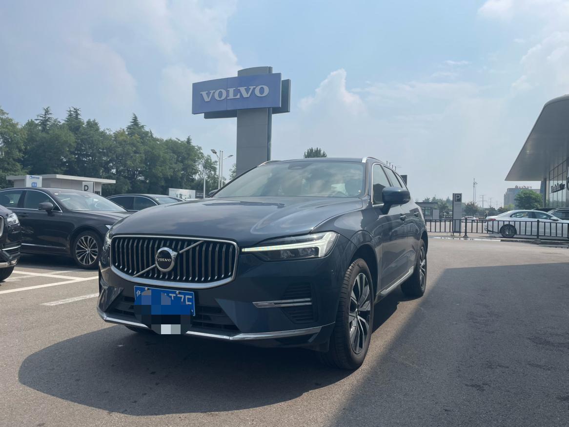 Volvo XC60 Intelligent Premium Luxury AWD (2L) 2025