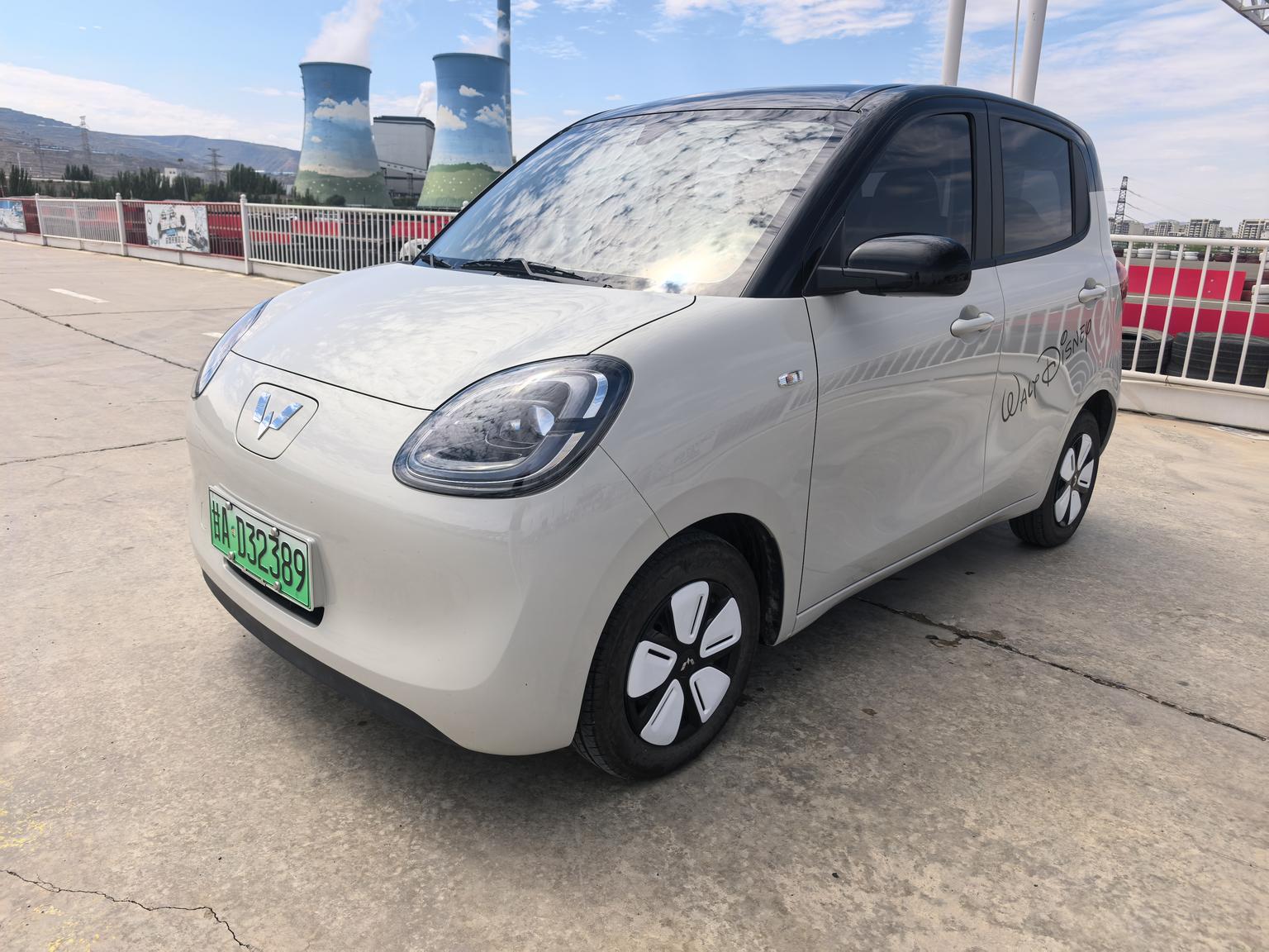 Wuling Miniev 205km LFP Four-Door Premium Plus 2025