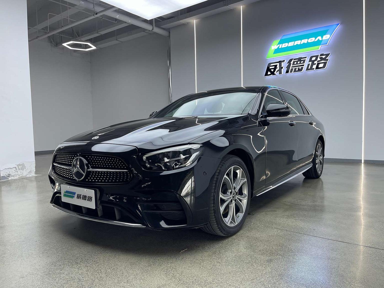 Mercedes Class-E Fashion Sport Sedan (2L) 2023