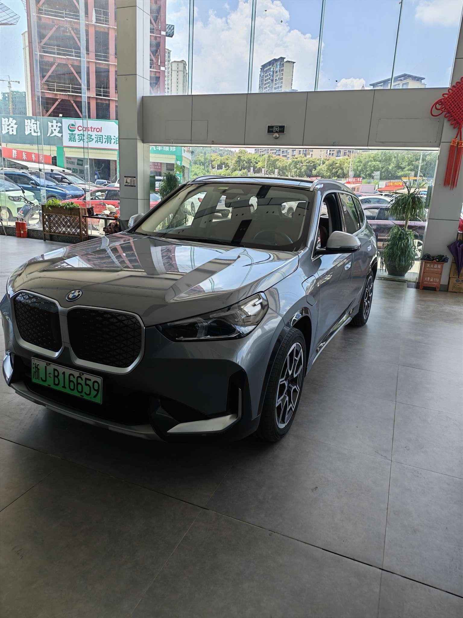 BMW X1 xDrive30L Base 2024