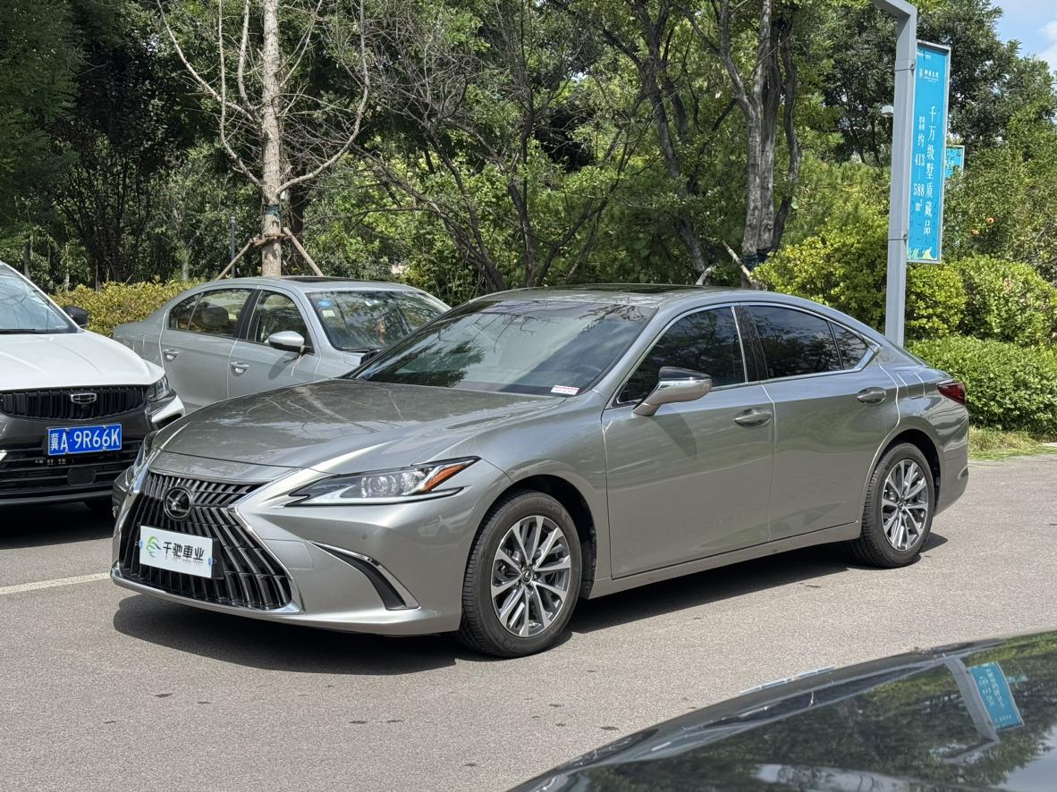 Lexus ES 260 Excellence Edition 2023
