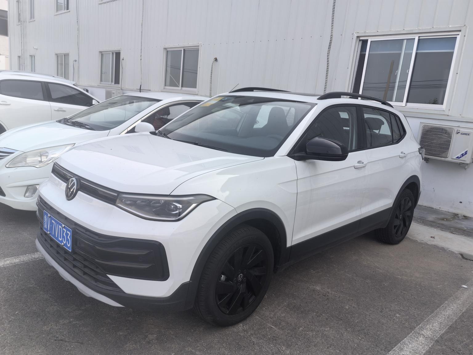 Volkswagen Tharu 300TSI Enjoy 2025