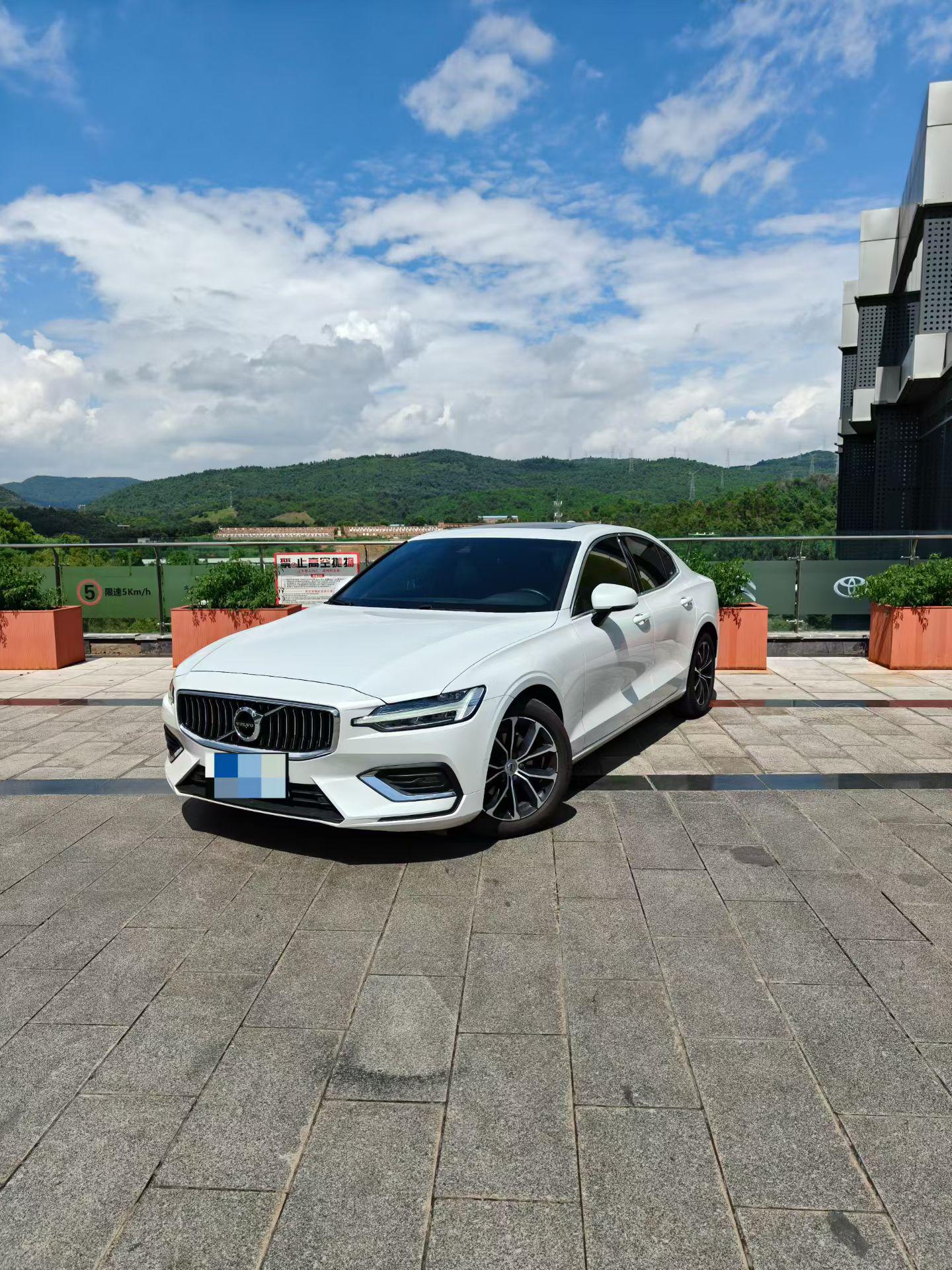 Volvo S60 T4 Intelligent Comfort Luxury (2L) 2020