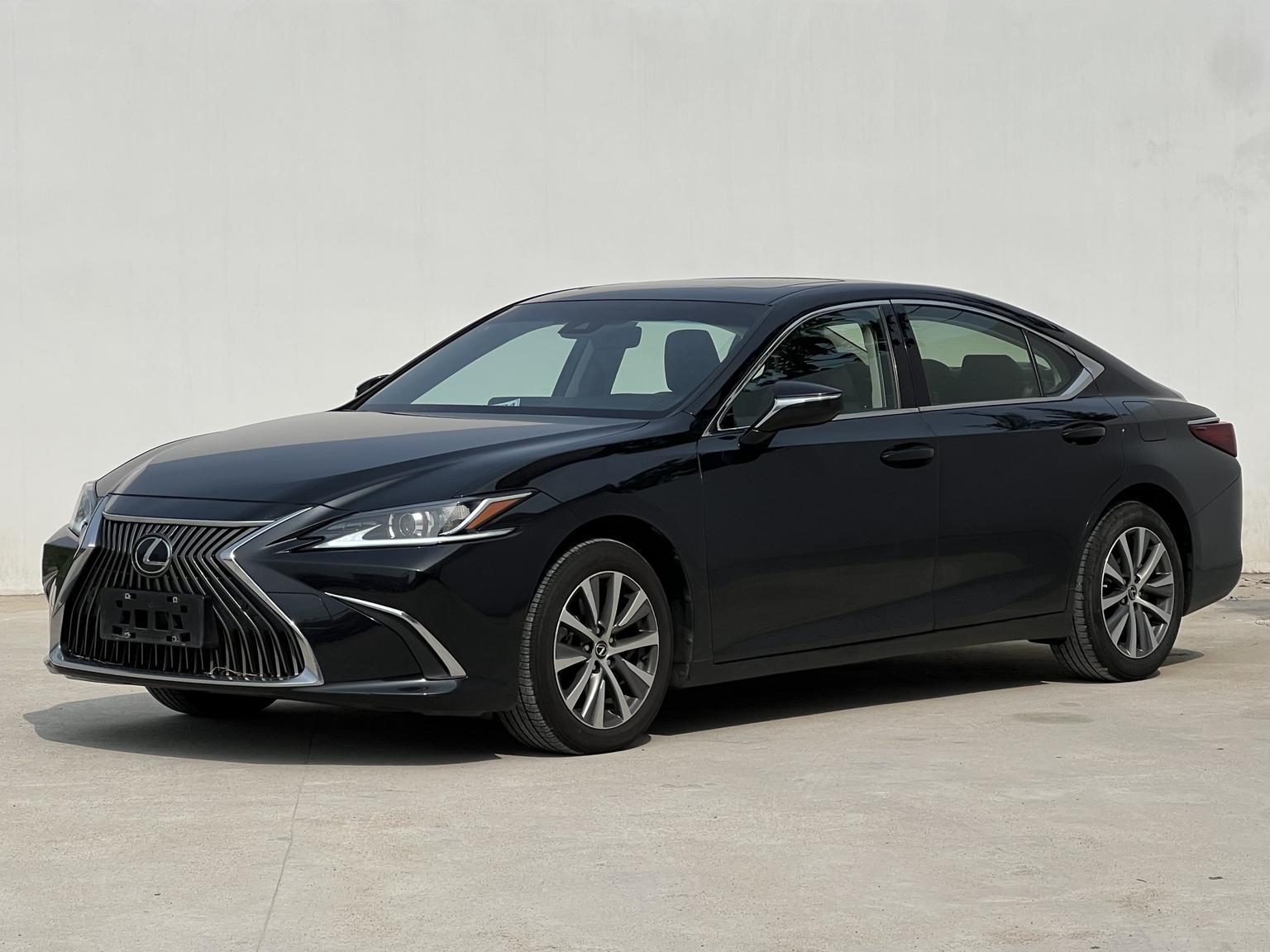 Lexus ES 2021