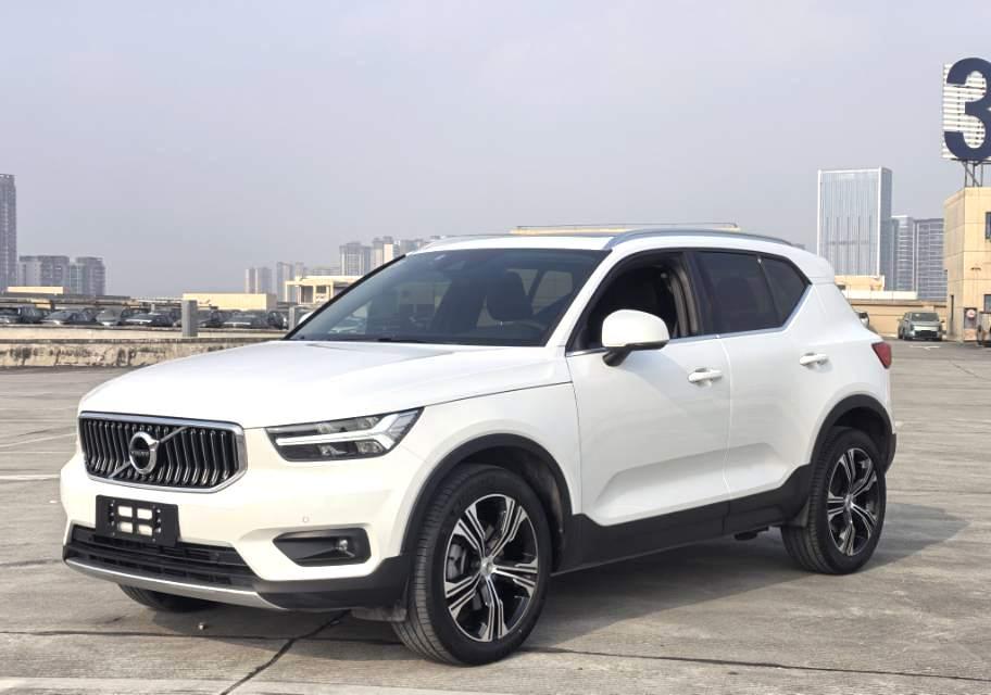Volvo XC40 T4 AWD Intelligent Plus Luxury (2L) 2021