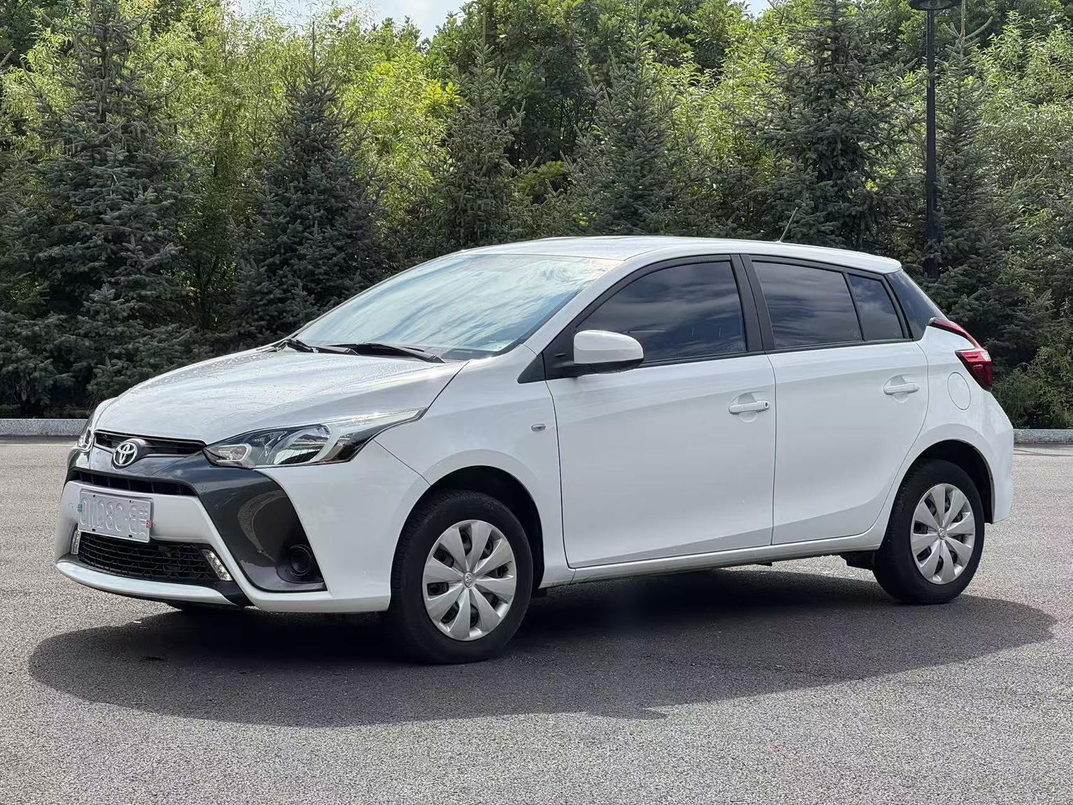 Toyota Yaris-L Leading Plus CVT 2022