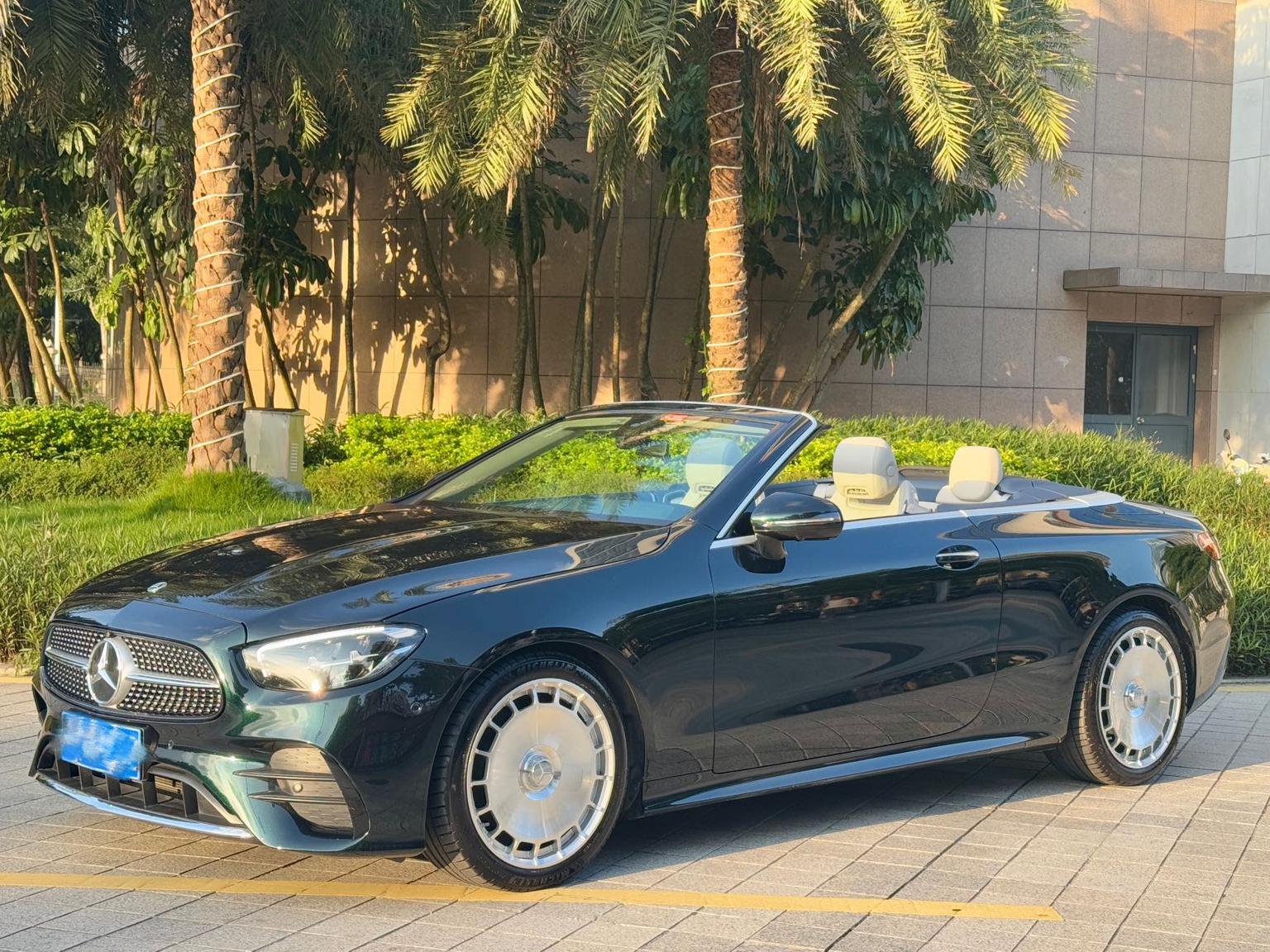 Mercedes Class-E Cabriolet (2L) 2023