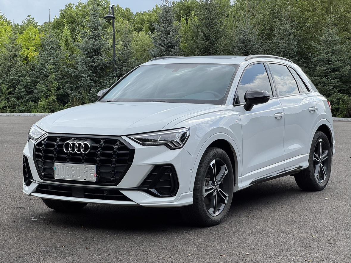 Audi Q3 35 TFSI Fashion Dynamic (1.4L) 2022