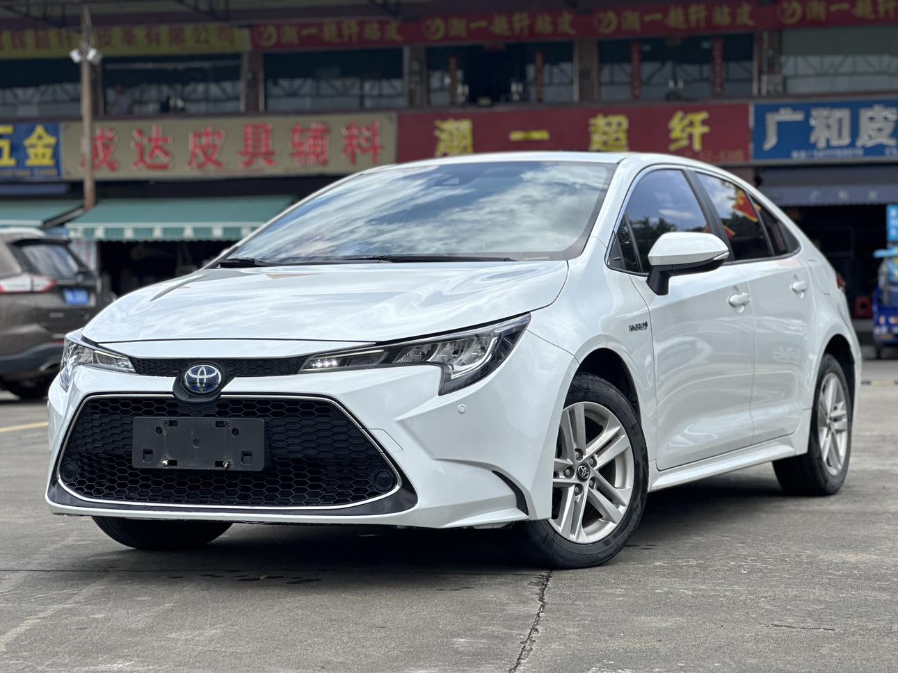 Toyota Levin Dual Engine 1.8H E-CVT Luxury (1.8L) 2021