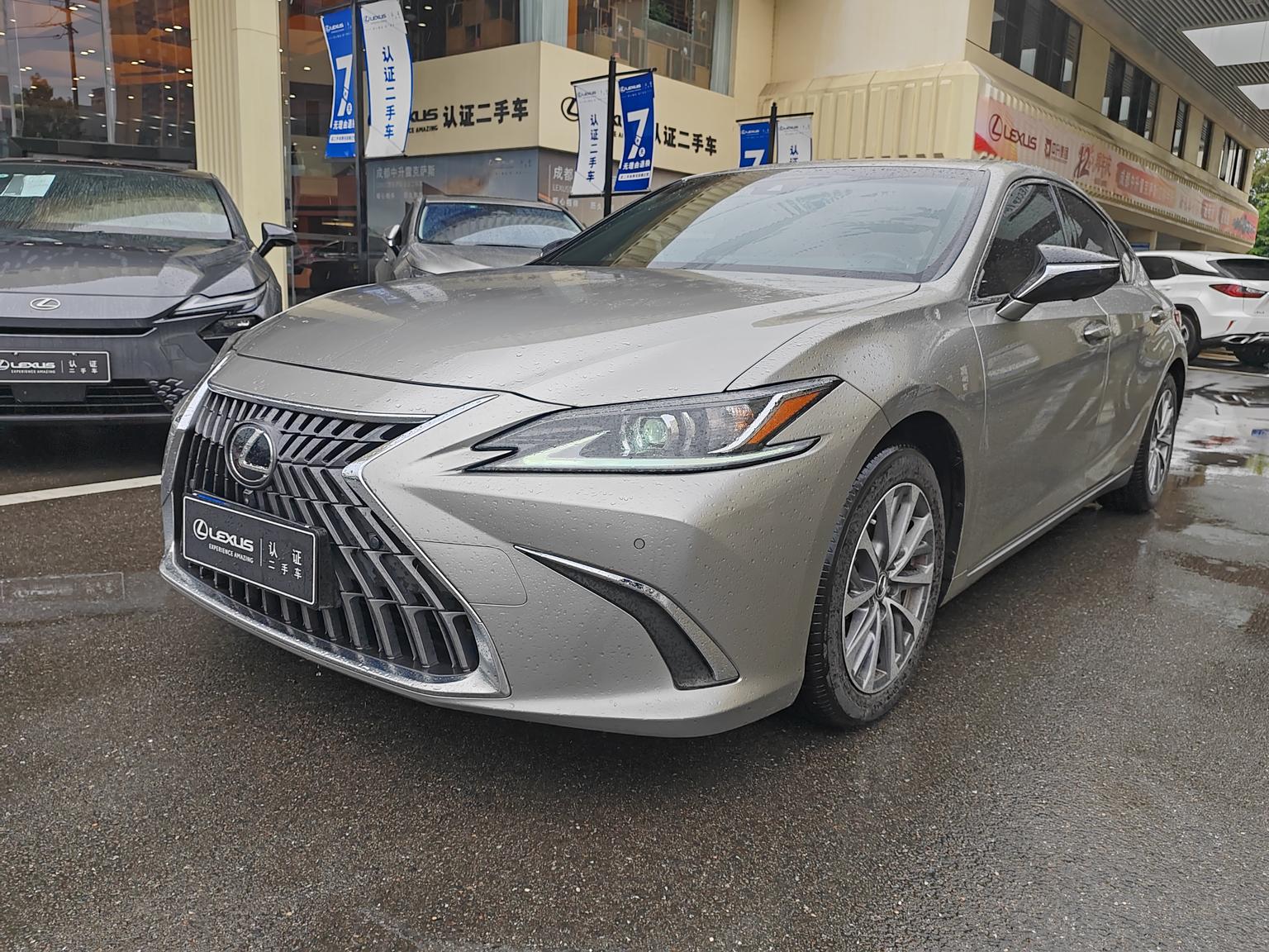 Lexus ES 300h Excellence (2.5L) 2024