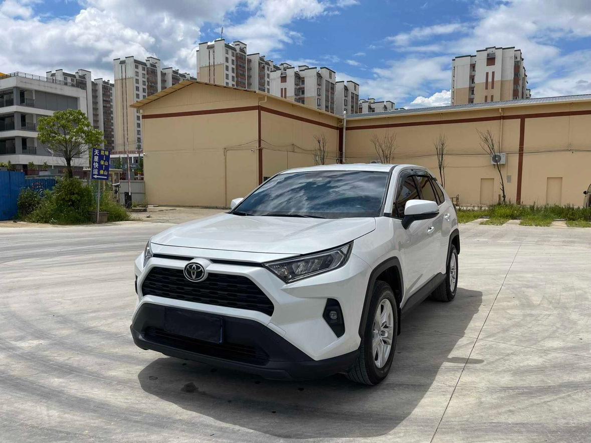 Toyota RAV4 2.0L CVT 2WD Urban 2024