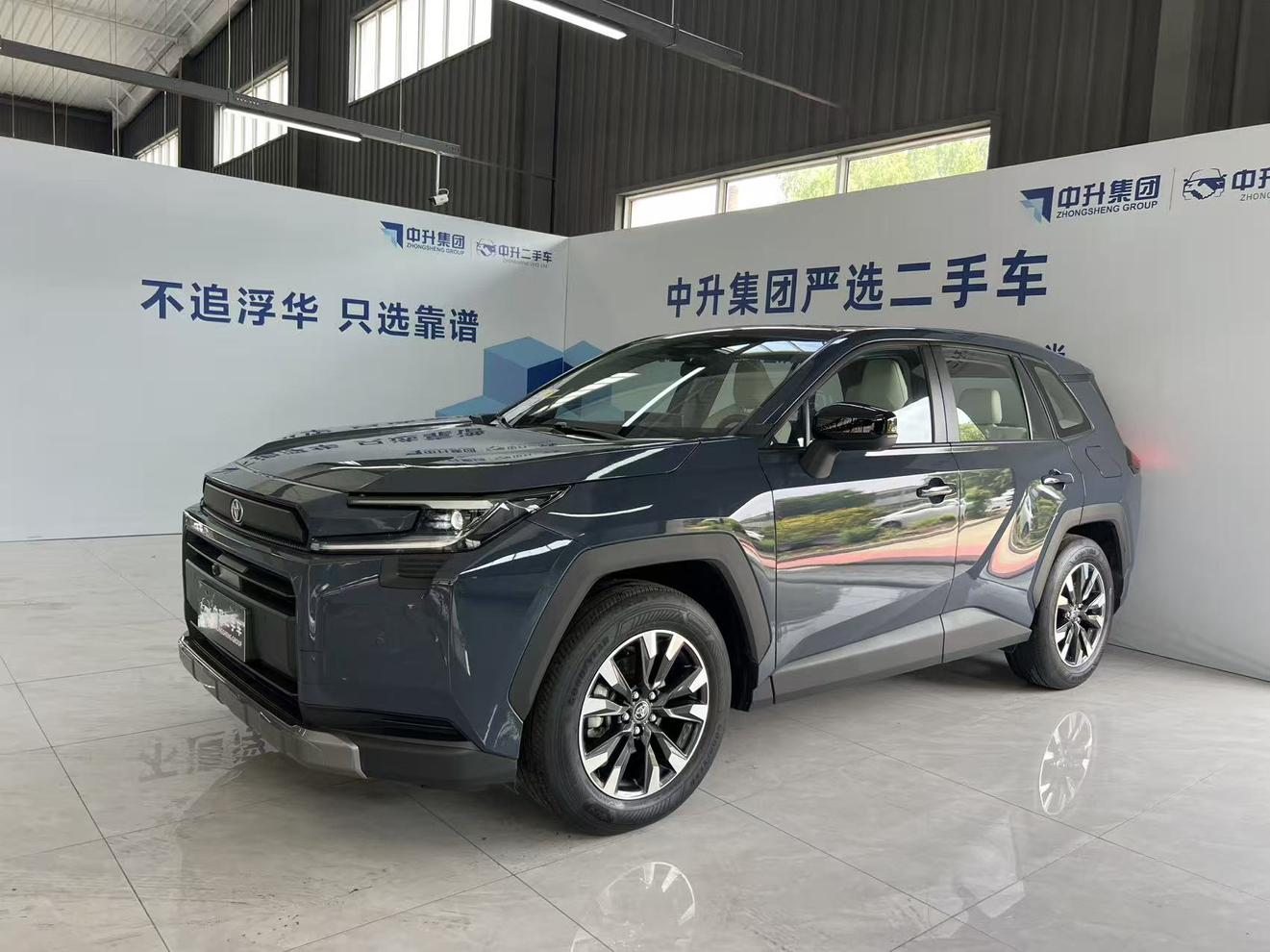 Toyota RAV4 Hybrid 2.0L 2WD Luxury 2026